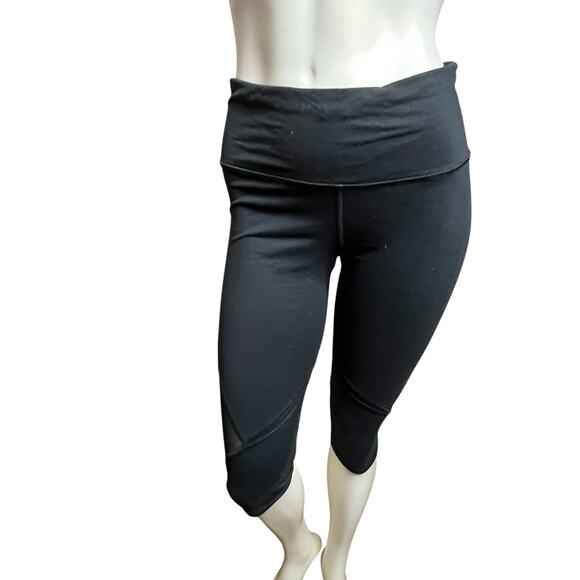 Victoria's Secret Sport Black High-Waist Mesh Panel Capri Leggings Athletic - Picture 11 of 12